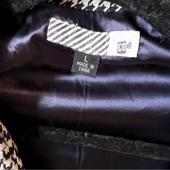 Mid-length Houndstooth Volcom Coat - Picture 3 of 4